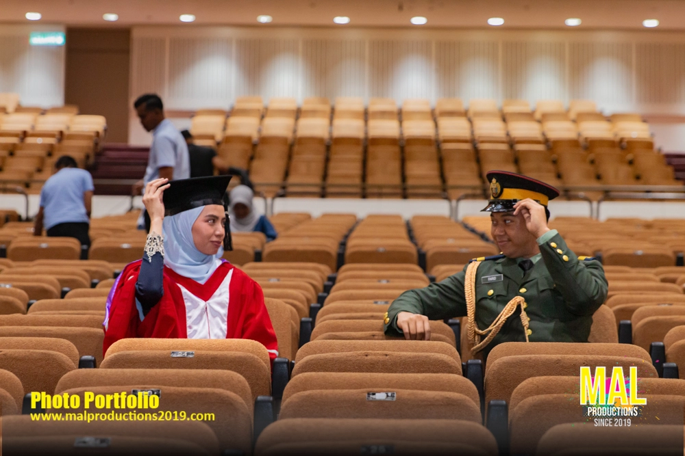 Gaduation Convocation PWTC Family Portfolio MAL 2019 -40.webp